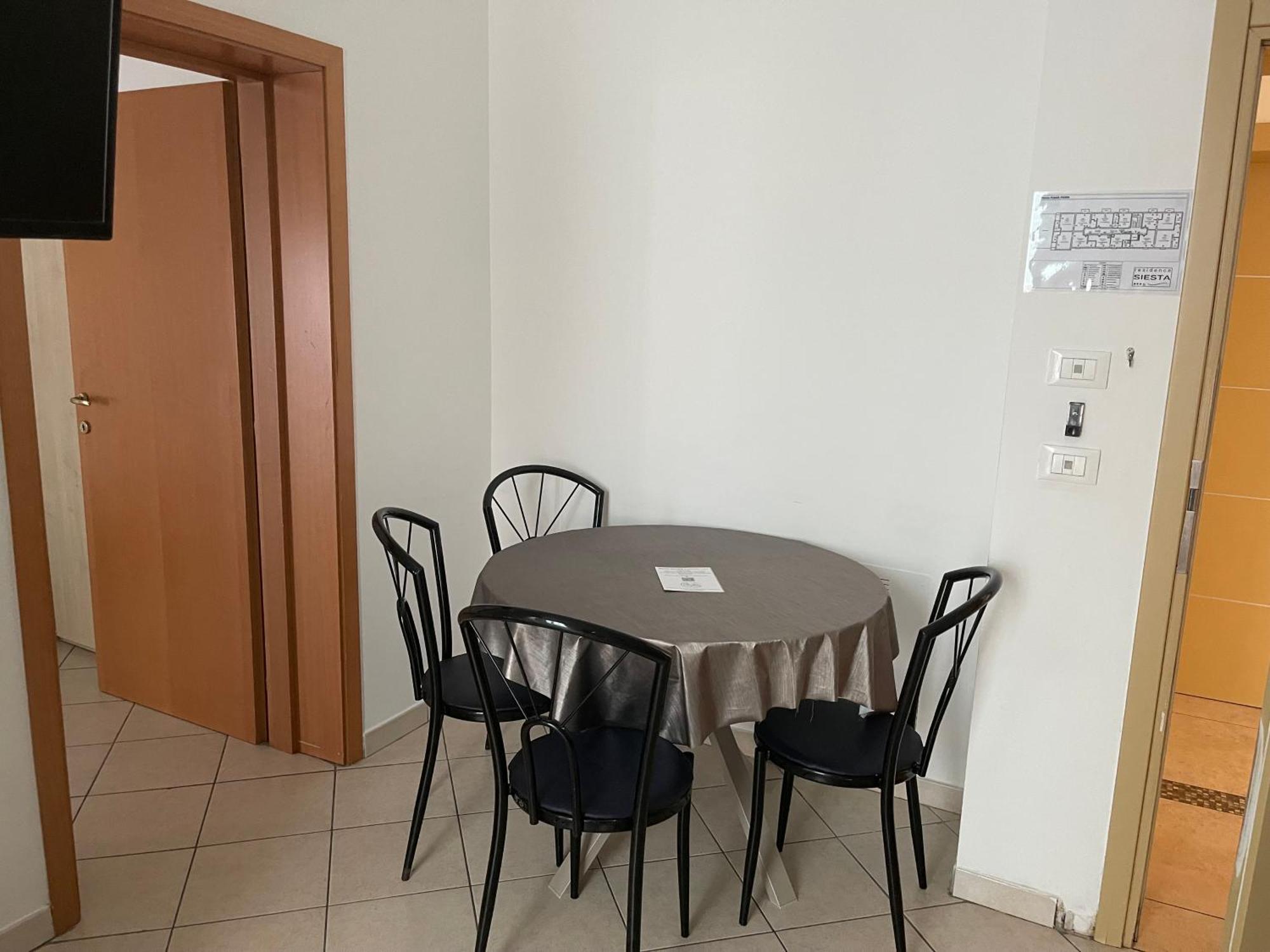 Residence Siesta Римини Экстерьер фото