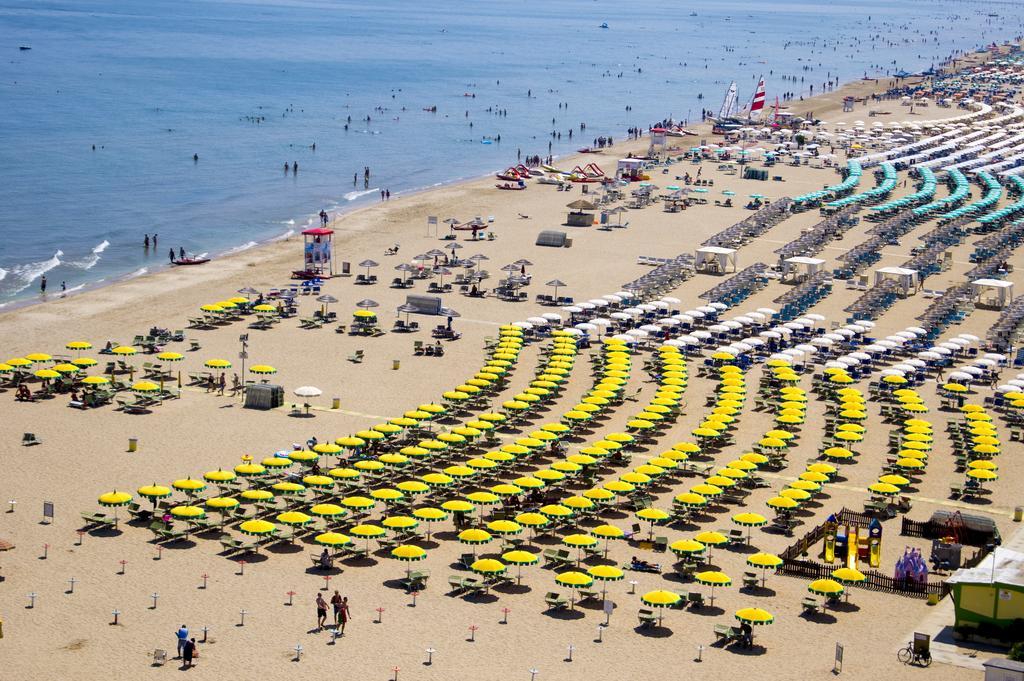 Residence Siesta Римини Экстерьер фото